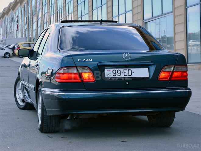 Mercedes E 240 2001, 85,000 km - 2.6 л - Bakı