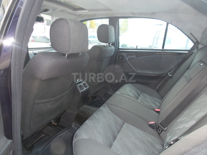 Mercedes E 220 2000, 294,000 km - 2.2 l - Bakı
