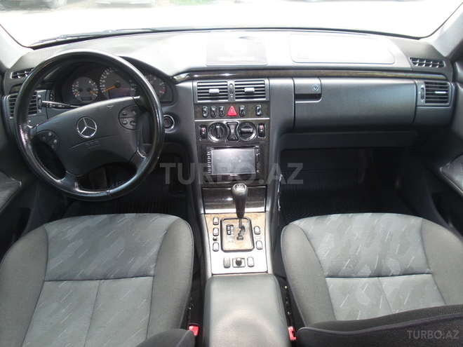 Mercedes E 220 2000, 294,000 km - 2.2 l - Bakı
