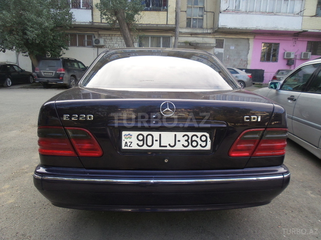Mercedes E 220 2000, 294,000 km - 2.2 l - Bakı