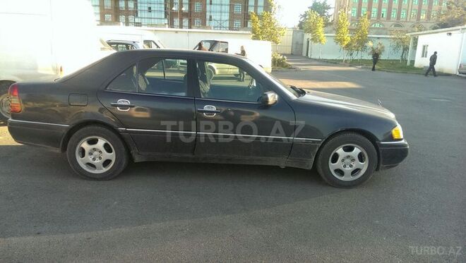 Mercedes C 200 1999, 300,000 km - 2.0 l - Bakı