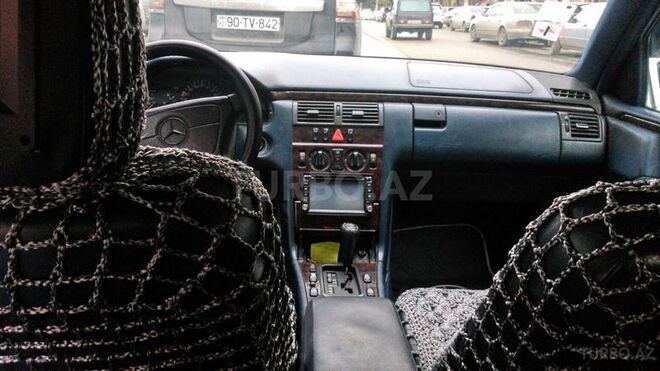 Mercedes E 230 1998, 100,000 km - 2.3 l - Bakı