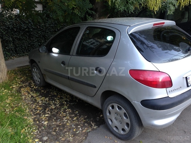 Peugeot 206 2002, 220,000 km - 1.4 л - Bakı