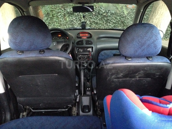 Peugeot 206 2002, 220,000 km - 1.4 л - Bakı