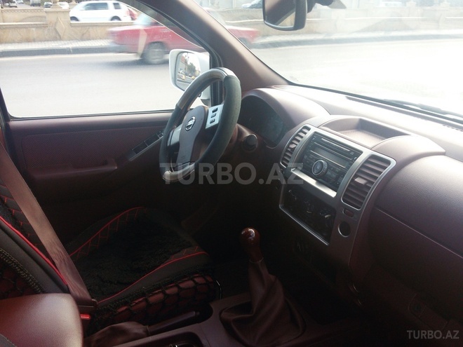 Nissan Navara 2010, 102,000 km - 2.5 л - Bakı