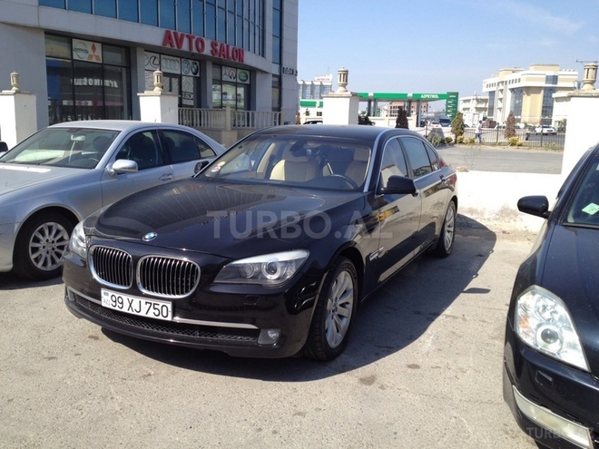 BMW 750 2011, 81,000 km - 4.4 l - Bakı