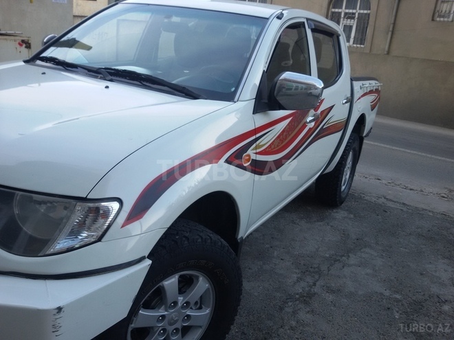 Mitsubishi L200 2008, 141,000 km - 2.5 l - Bakı