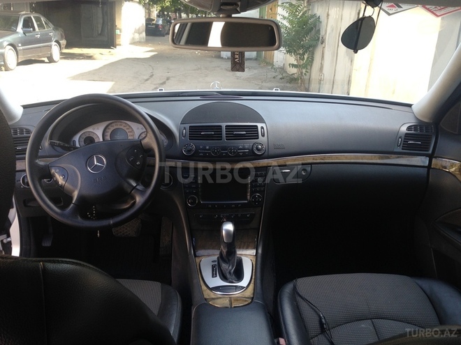 Mercedes E 200 2006, 241,000 km - 1.8 л - Bakı