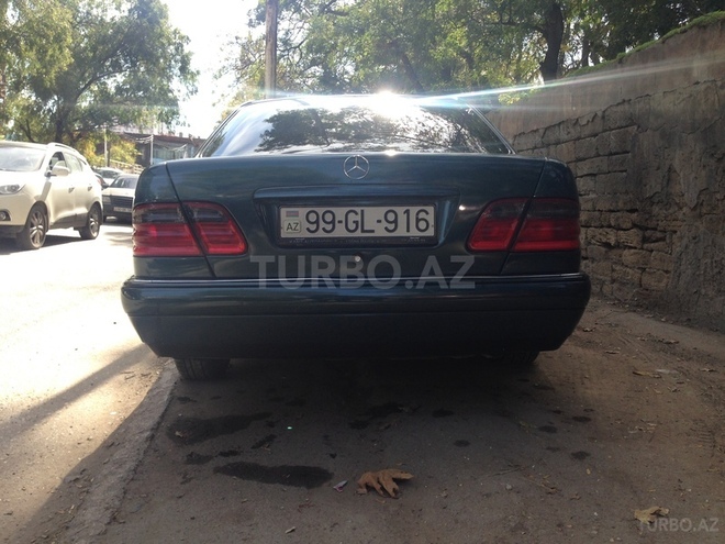 Mercedes E 220 1998, 300,000 km - 2.2 l - Bakı