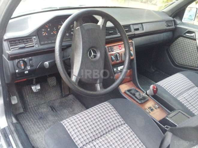 Mercedes E 200 1993, 430,000 km - 2.0 l - Xaçmaz