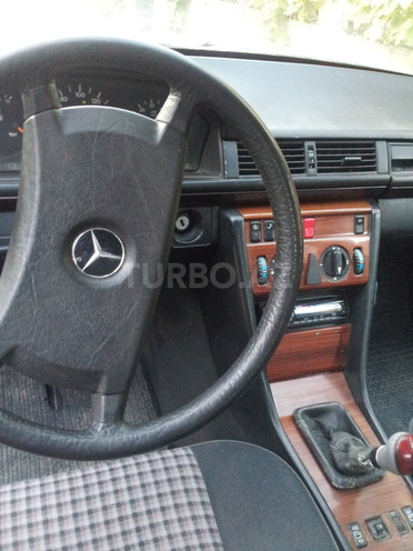 Mercedes E 200 1993, 430,000 km - 2.0 l - Xaçmaz