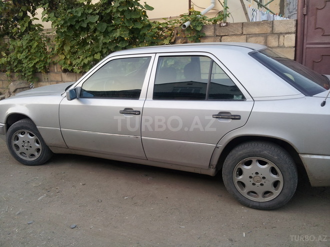 Mercedes E 200 1993, 430,000 km - 2.0 l - Xaçmaz