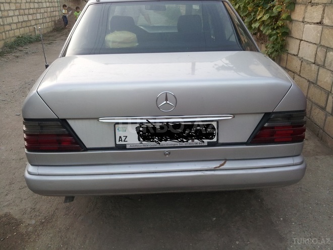 Mercedes E 200 1993, 430,000 km - 2.0 l - Xaçmaz