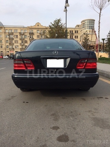 Mercedes E 320 1999, 190,000 km - 3.2 l - Bakı
