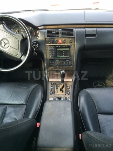 Mercedes E 320 1999, 190,000 km - 3.2 l - Bakı