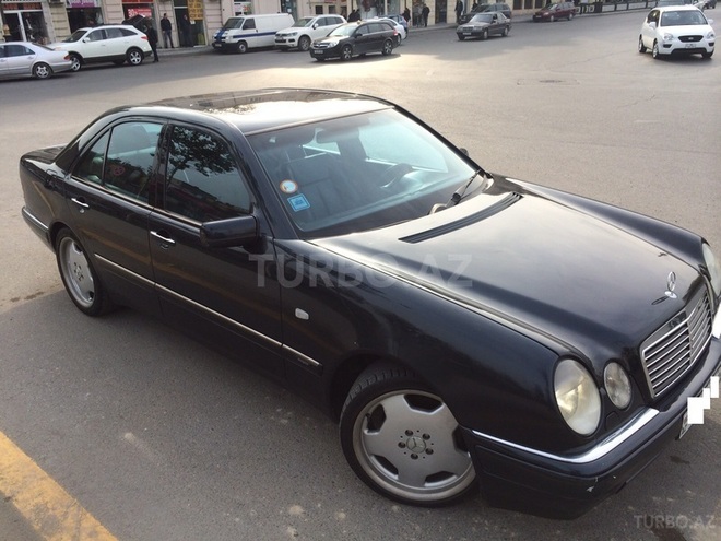 Mercedes E 320 1999, 190,000 km - 3.2 l - Bakı