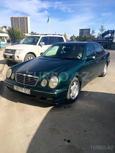 Mercedes E 220 1999, 238,000 km - 2.2 l - Bakı
