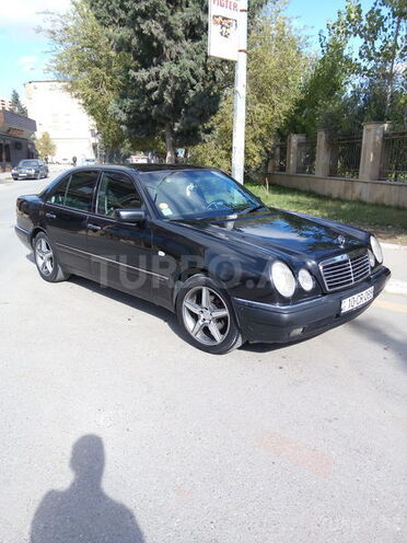 Mercedes E 240 1997, 288,500 km - 2.4 l - Bakı