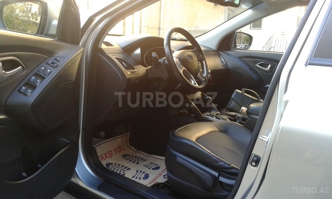 Hyundai ix35 2010, 49,300 km - 2.0 л - Bakı
