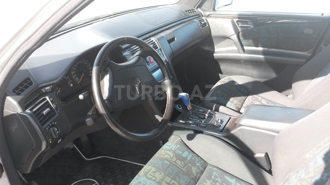 Mercedes E 280 1997, 221,000 km - 2.8 л - Sumqayıt