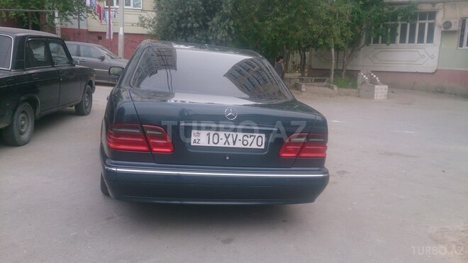 Mercedes E 270 2000, 318,000 km - 2.7 l - Sumqayıt