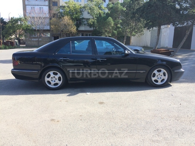 Mercedes E 240 2001, 187,000 km - 2.6 l - Bakı