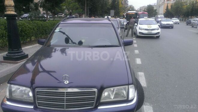 Mercedes C 220 1998, 199,000 km - 2.2 l - Bakı