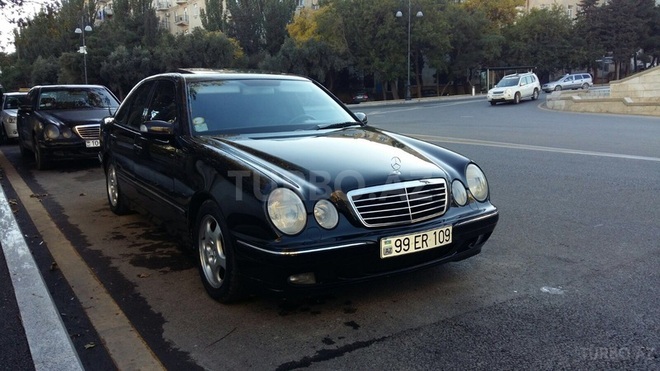 Mercedes E 200 2001, 158,000 km - 2.0 l - Bakı