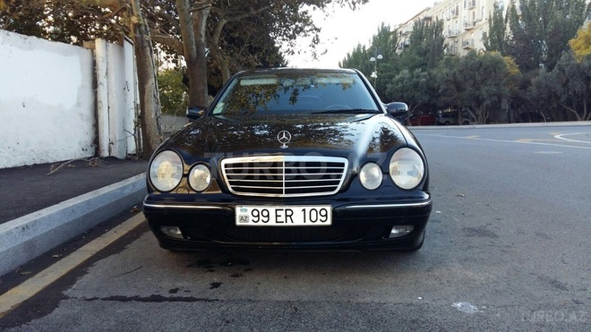 Mercedes E 200 2001, 158,000 km - 2.0 l - Bakı