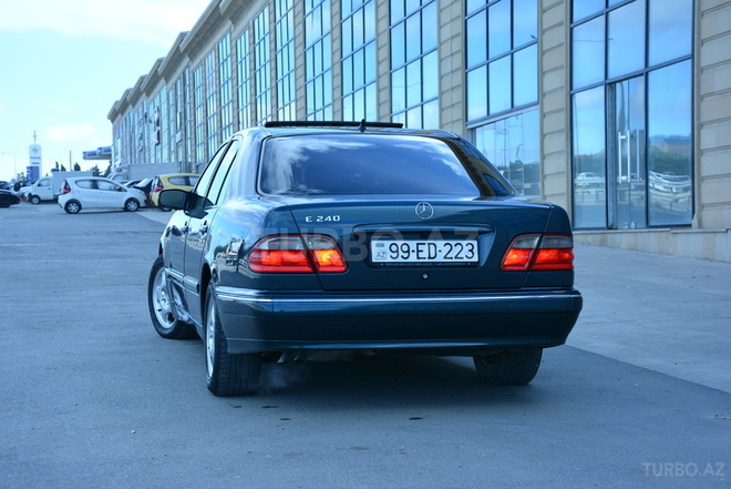Mercedes E 240 2001, 85,000 km - 2.6 l - Bakı