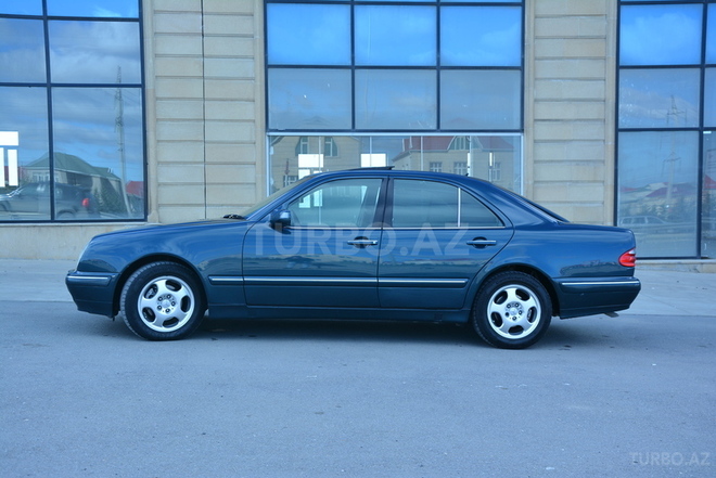 Mercedes E 240 2001, 85,000 km - 2.6 l - Bakı