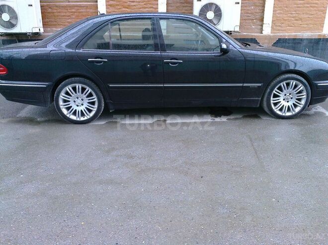 Mercedes E 220 2001, 261,500 km - 2.2 l - Göyçay