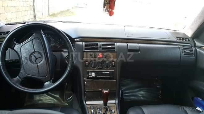 Mercedes E 240 1998, 334,848 km - 2.4 л - Bakı