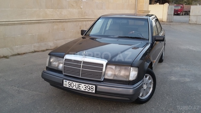 Mercedes E 200 1990, 245,000 km - 2.0 l - Bakı