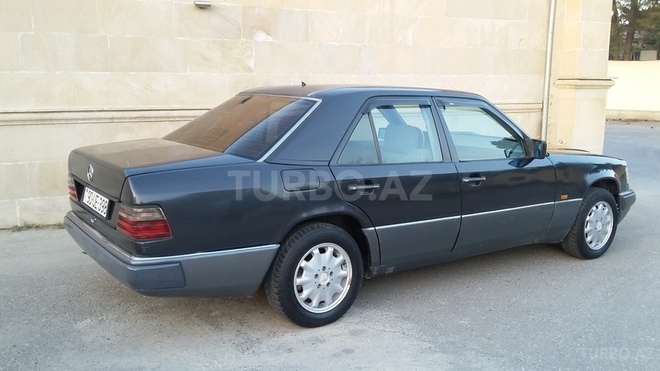 Mercedes E 200 1990, 245,000 km - 2.0 l - Bakı