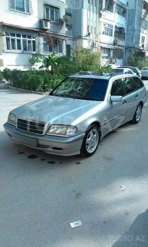 Mercedes C 220 2000, 285,000 km - 2.2 l - Bakı