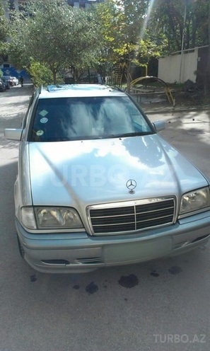 Mercedes C 220 2000, 285,000 km - 2.2 l - Bakı