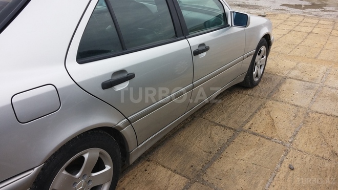 Mercedes C 230 2000, 220,000 km - 2.3 l - Bakı