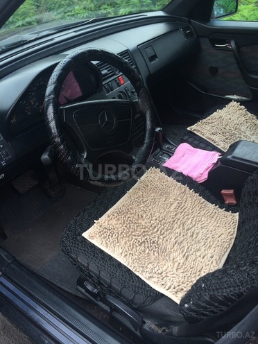 Mercedes C 200 1994, 238,000 km - 2.0 л - Qax