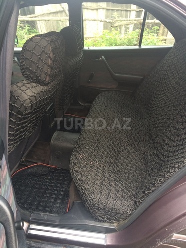 Mercedes C 200 1994, 238,000 km - 2.0 л - Qax