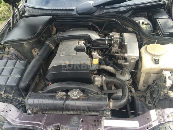 Mercedes C 200 1994, 238,000 km - 2.0 л - Qax