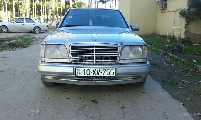 Mercedes E 220 1993, 222,602 km - 2.2 l - Neftçala