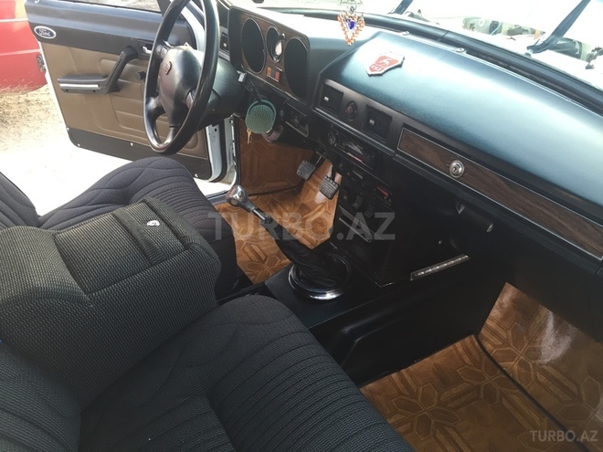 GAZ 24 1975, 178,000 km - 2.4 l - Bərdə