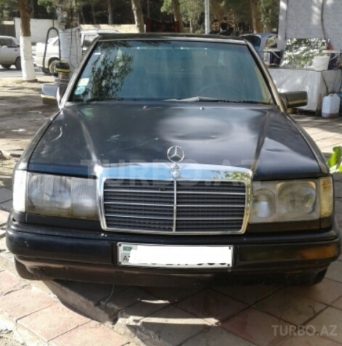 Mercedes E 230 1990, 322,000 km - 2.3 l - Bakı