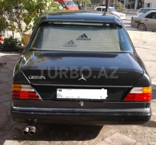 Mercedes E 230 1990, 322,000 km - 2.3 l - Bakı