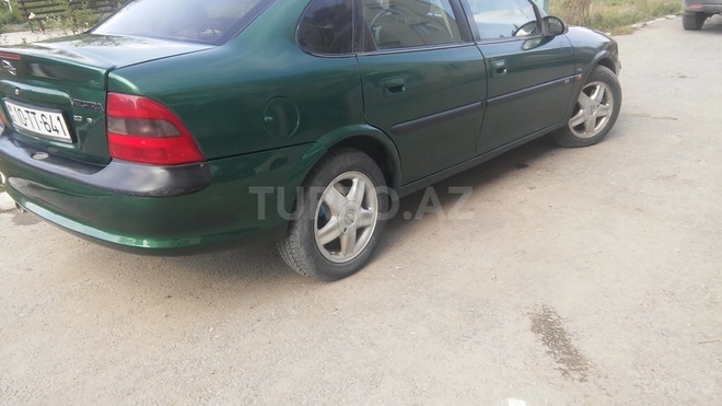 Opel Vectra 1996, 214,347 km - 2.0 l - Yevlax
