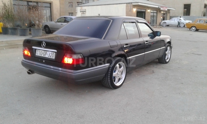 Mercedes E 220 1994, 277,340 km - 2.2 l - Bakı