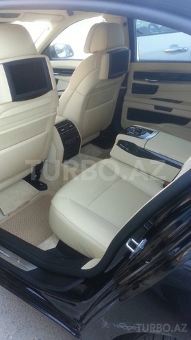 BMW 750 2011, 81,000 km - 4.4 l - Bakı