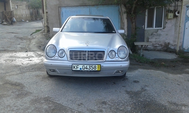 Mercedes E 240 1998, 267,001 km - 2.4 l - Bakı