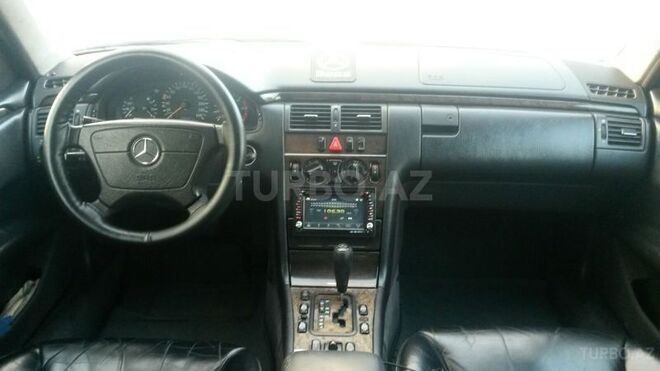 Mercedes E 220 1999, 346,000 km - 2.2 l - Bakı